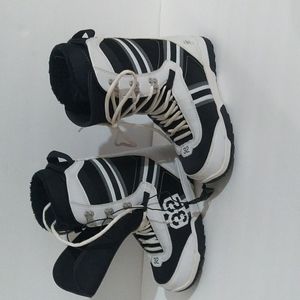 Thirtytwo Snowboard boots White & Black Sz 9 Mens